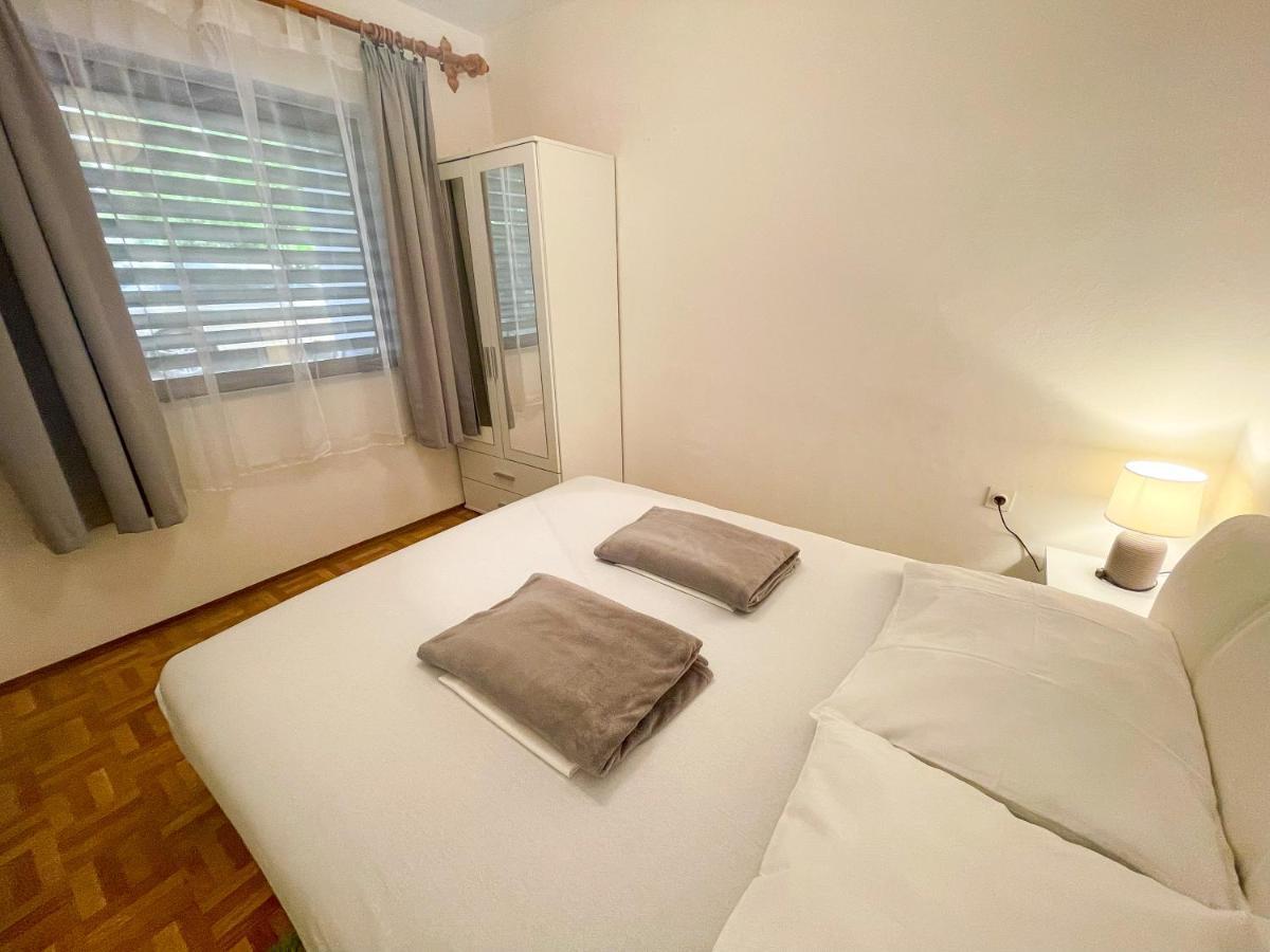 Apartmani Irena Jadranovo Exteriör bild