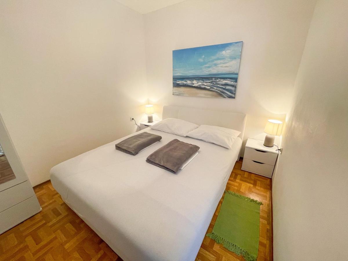 Apartmani Irena Jadranovo Exteriör bild